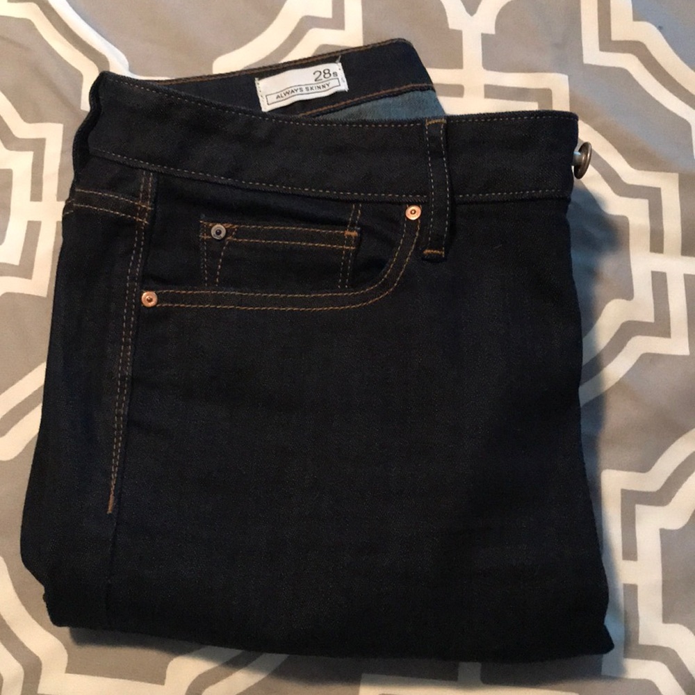 Gap Always Skinny Dark wash jean. 28 short